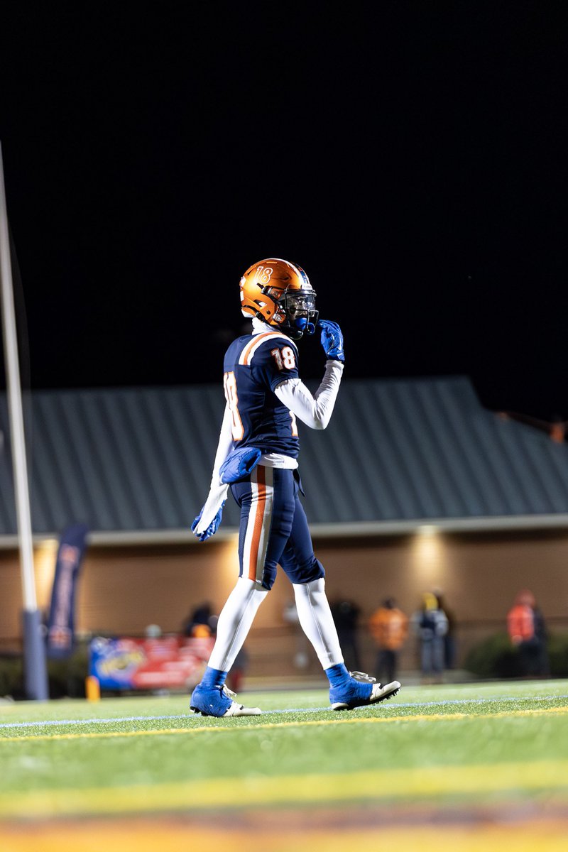 hudl.com/v/2RHssb
Sophomore season Tape