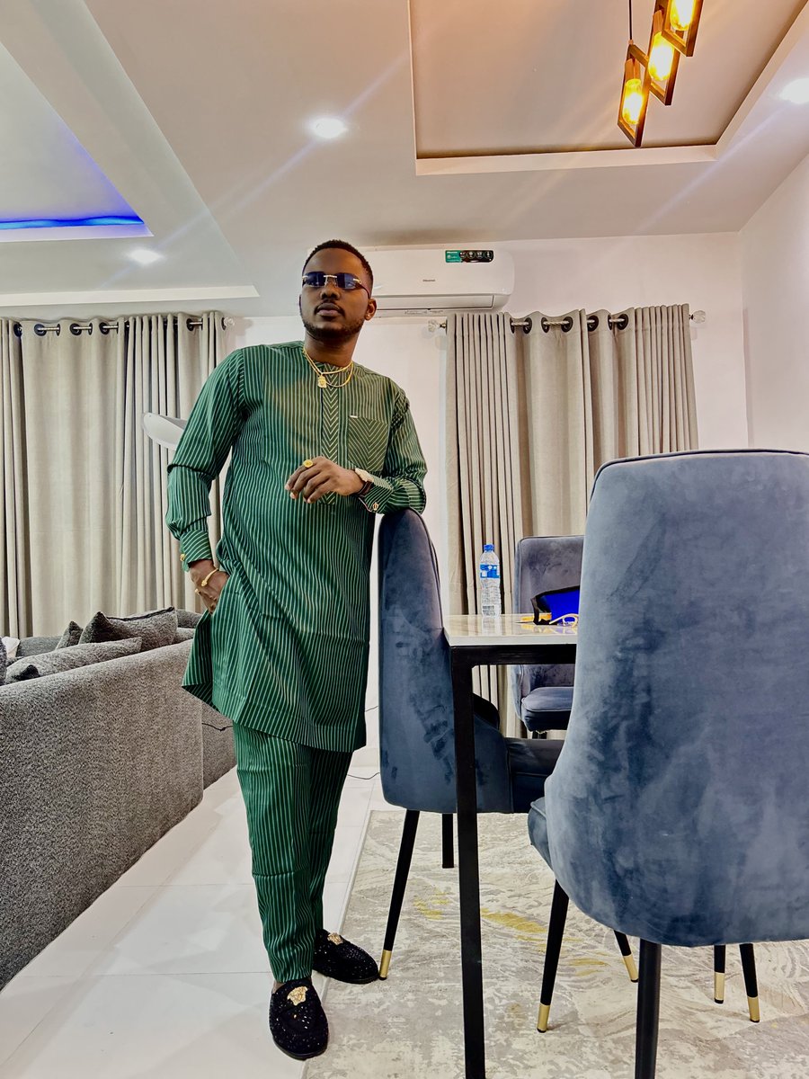 _Dreyy_'s tweet image. 2024 wasn’t my best year, but I was resilient and i persevered through it..here’s to leaving the struggles behind and stepping into 2025 with open arms and optimism…cheers to new beginnings and actualized resolutions..Joy is on the horizon..Joy is coming🚀🍾