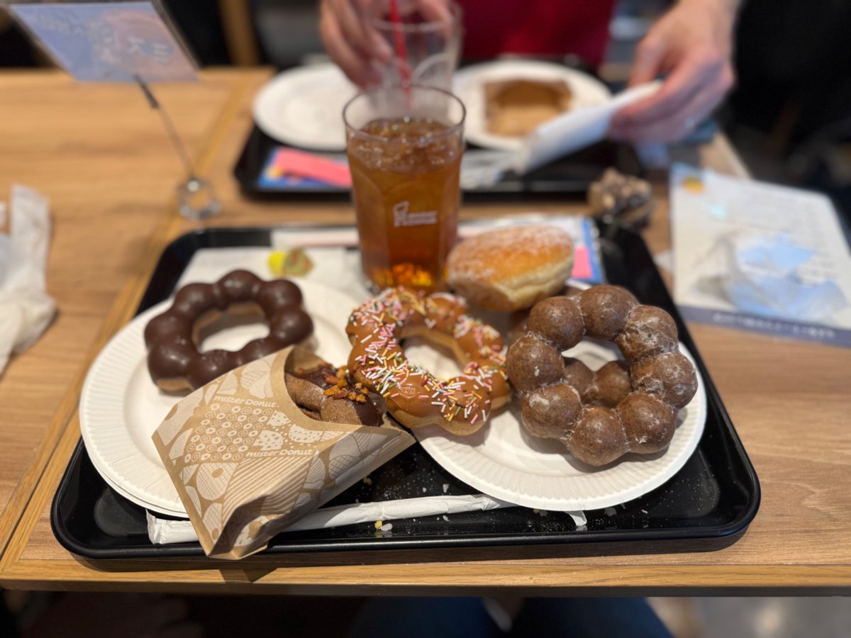 jun_pon_u's tweet image. 今年の目標はシンプルに
痩せる
です。

クリスマスに怒られたし、ライブ中にスクワットして膝に不安を感じたし、いい加減痩せます

もっと太れと煽る推しメン
vs
即刻痩せろと諭す彼女
vs
ダークライ
の行方は今年の年末の姿で察してください笑