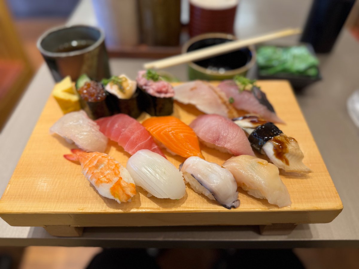 jun_pon_u's tweet image. 今年の目標はシンプルに
痩せる
です。

クリスマスに怒られたし、ライブ中にスクワットして膝に不安を感じたし、いい加減痩せます

もっと太れと煽る推しメン
vs
即刻痩せろと諭す彼女
vs
ダークライ
の行方は今年の年末の姿で察してください笑