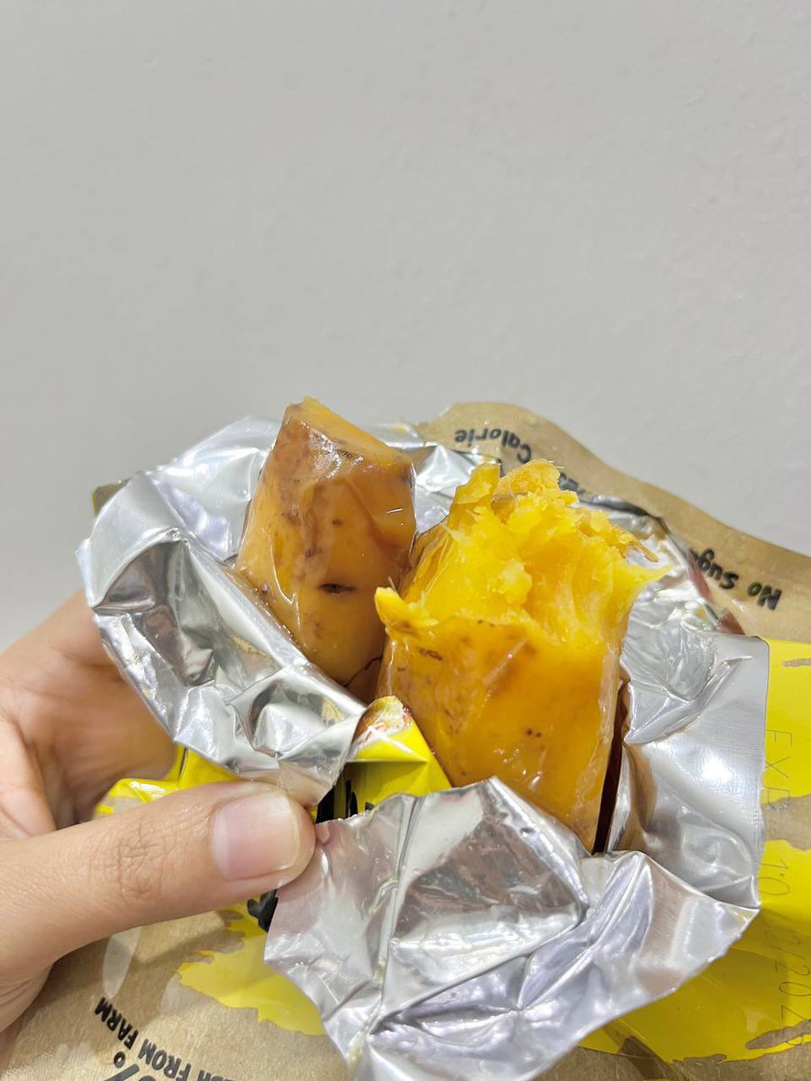 I dah nekad nak jaga makan, xnk mkn junkfood dah sebab nak kurus sebelum raya tapi i ganti dengan sweet potato ready-to-eat ni. 

Sedap dooh tak menyesal borong 12 pack terus. Seronok betul tengah diet pun boleh makan sedap2 🙂‍↔️🙂‍↕️