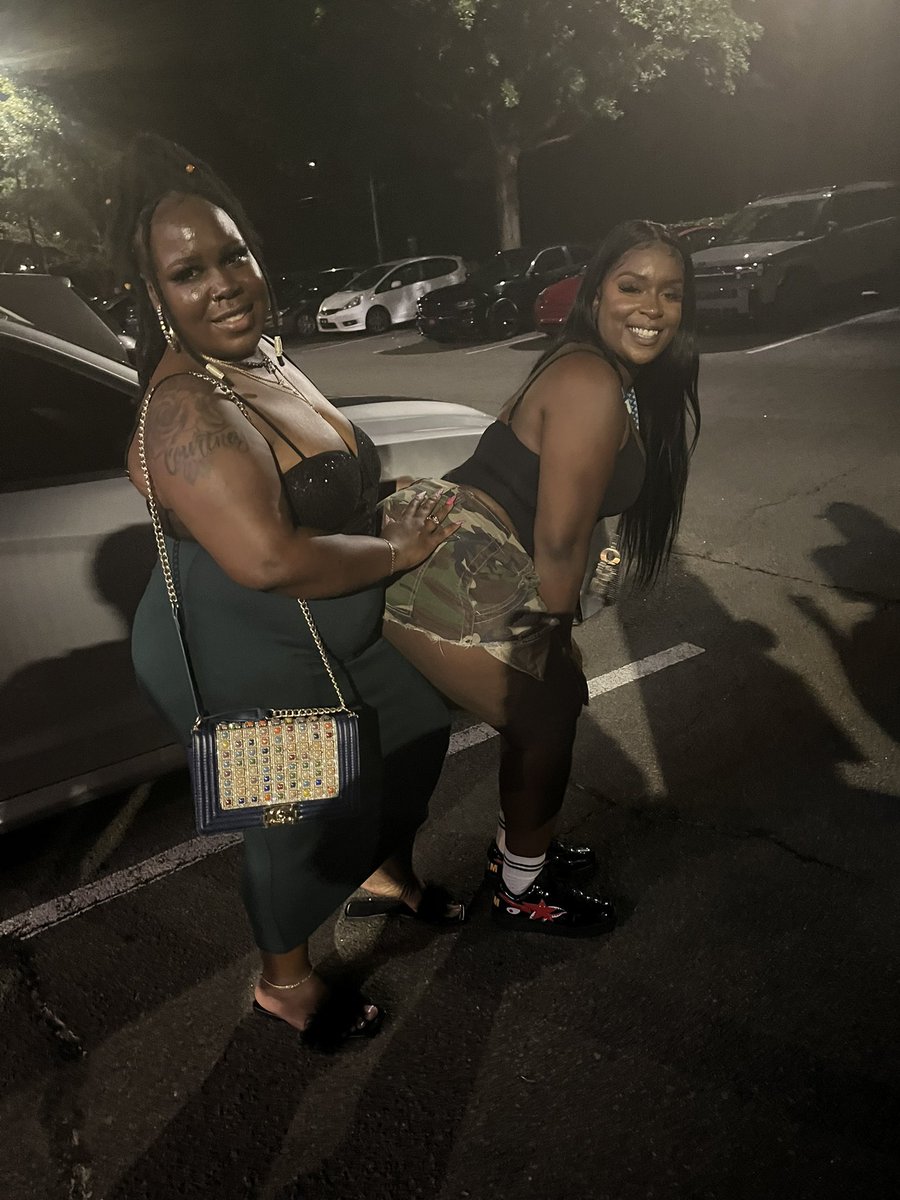 DarkGlam92's tweet photo. @itsyulovecoffee 😍 definitely my fave, this was such a fun night. https://t.co/URmA25gSRi