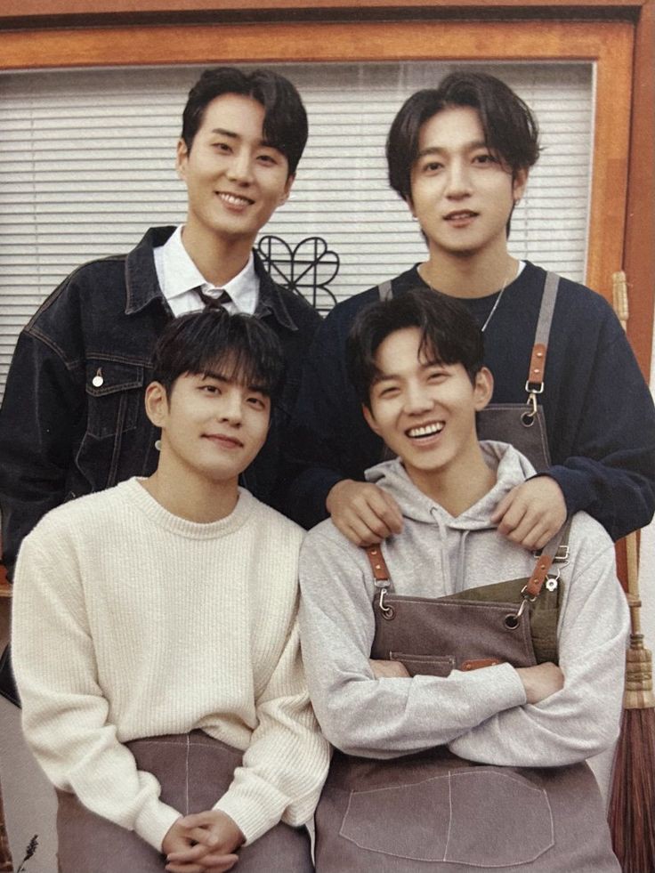 데모닝☀️ 저는 오늘도 출근합니다...🥲 다들 오늘 하루 푹 쉬시구 행복한 하루 보내기!!❣️❣️ 새해 복 많이 받으셔요🍀🍋