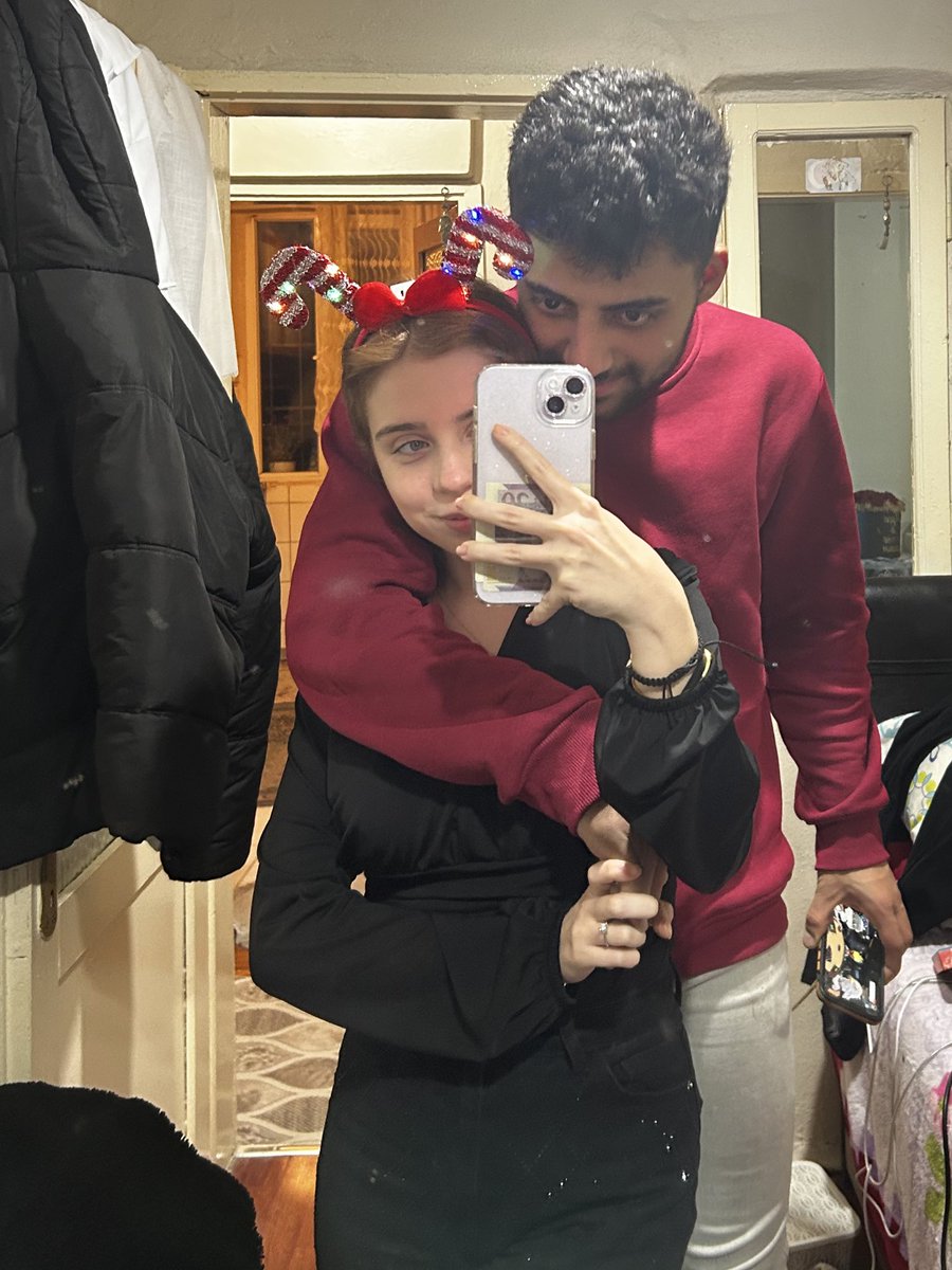 melisa_iscan's tweet photo. Sağlık huzur mutluluk bizimle olsun nice mutlu senelere sevgilim ❤️🥹 https://t.co/HcfLWy06j6