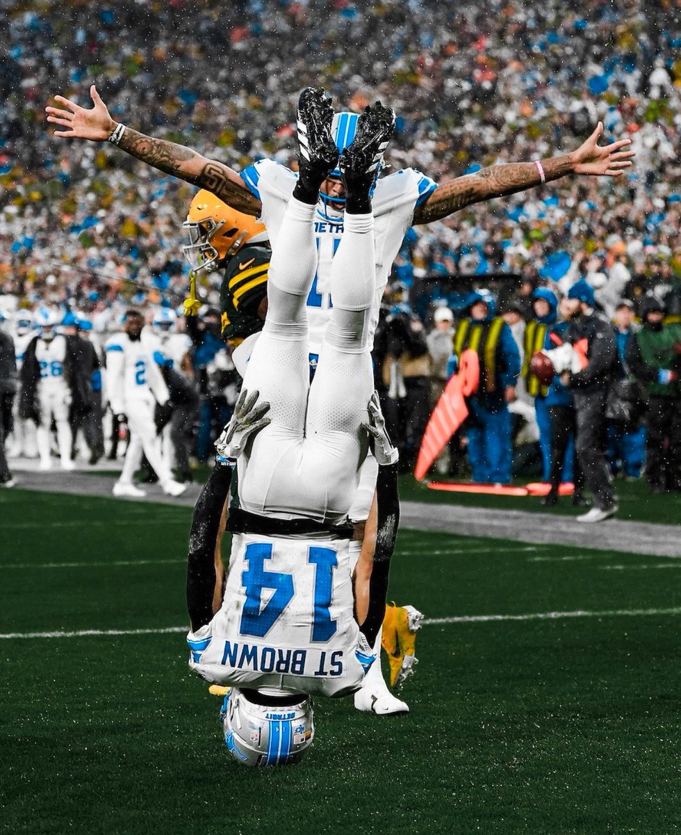 This was the best NFL photo taken of 2024

#OnePride