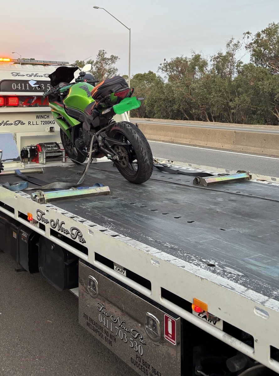 🚨 Another motorcycle impounded and its rider charged after clocking 156 km/h in a 100 km/h zone on Tonkin Hwy. This behaviour is not just illegal; it’s downright dangerous. Speed limits exist to save lives—yours and others. Think before you ride. 🛑 #RoadPolicingWA #SlowDown