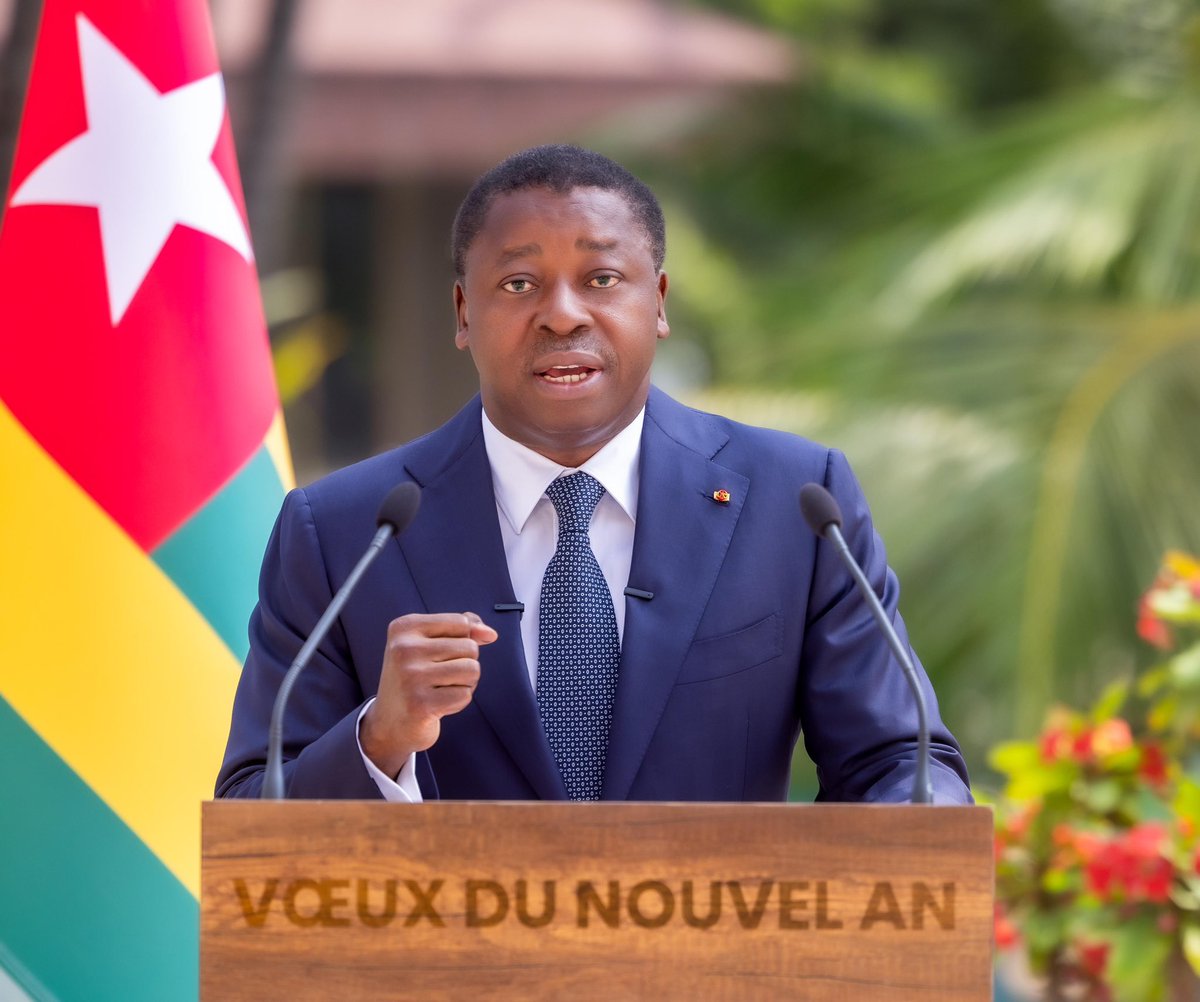 A la veille du Nouvel An 2025, le Président de la République, Faure Essozimna Gnassingbé a adressé un important message à la nation, marqué par une ambition renouvelée pour le développement inclusif du pays.

presidence.gouv.tg/2024/12/31/voe…