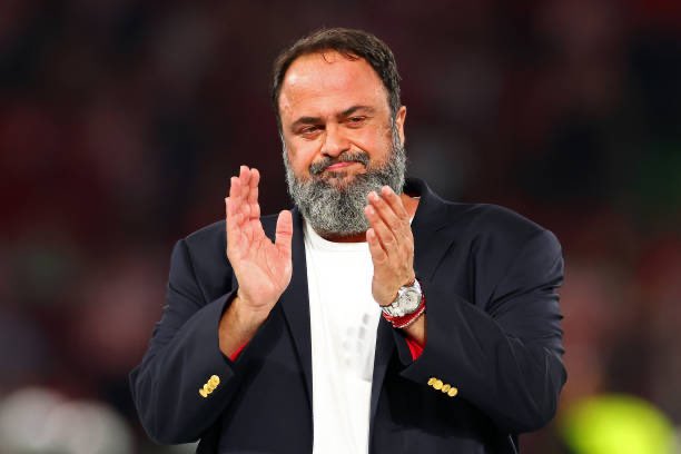 newscolina's tweet photo. Vasco e Evangelos Marinakis se reuniram recentemente.

A expectativa é de que novos passos no negócio sejam dados no mês de janeiro.

📰 | @AVascainos 
📸 | Chris Brunskill https://t.co/FW88cqqa7R