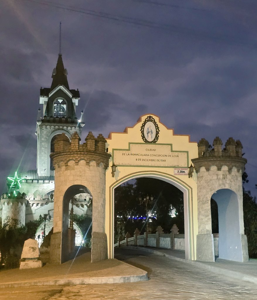 vinpalacios's tweet photo. Fin de año en Loja.
Un mensaje para este nuevo año del profesor, abogado y profeta brasileño, Plinio Corrêa de Oliveira:

"Enquanto houver vontade de lutar, haverá esperança de vencer"

Recibamos este 2025 con valentía, fortaleza y sabiduría. https://t.co/PLiEij6tee