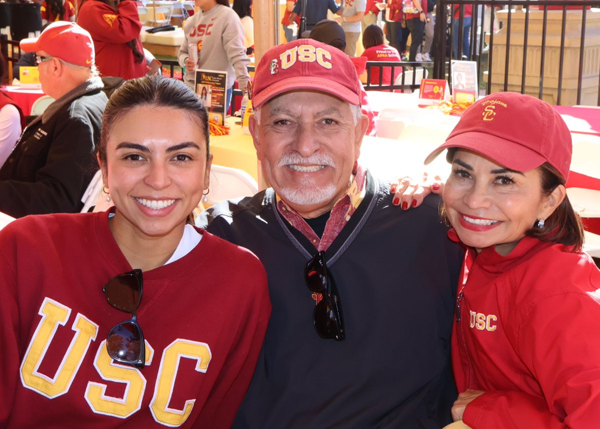 USC Latino Alumni Association tweet media