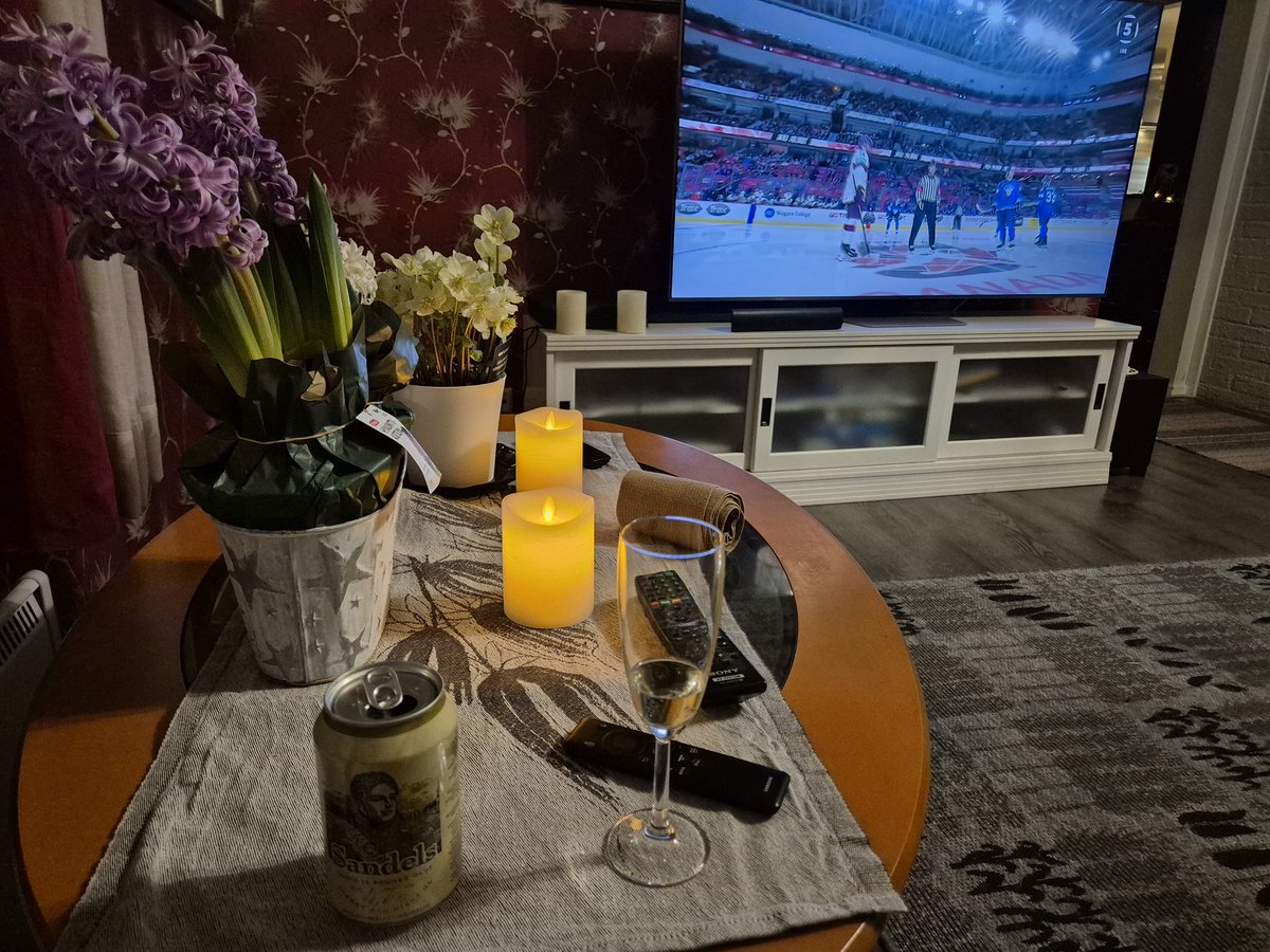 Hyvää ja parempaa uutta vuotta 2025 kaikille! 🥂🎆 Näissä maatalousyrittäjän hommissa edelleen työt jatkuu,luottamushommia hoidetaan ja perhe ykkösenä edetään.