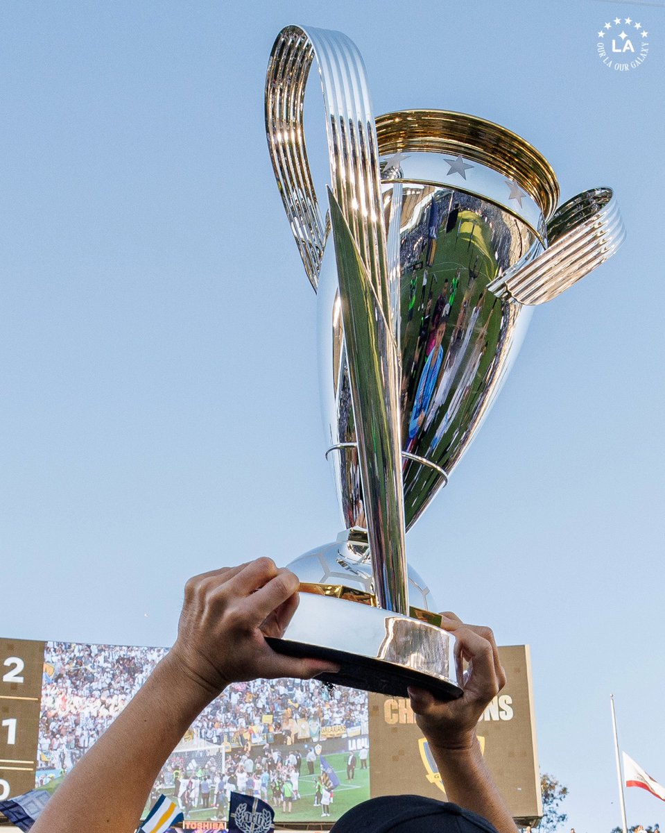 LAGalaxy's tweet photo. A year to remember 🏆 https://t.co/r4bd4XQCjn