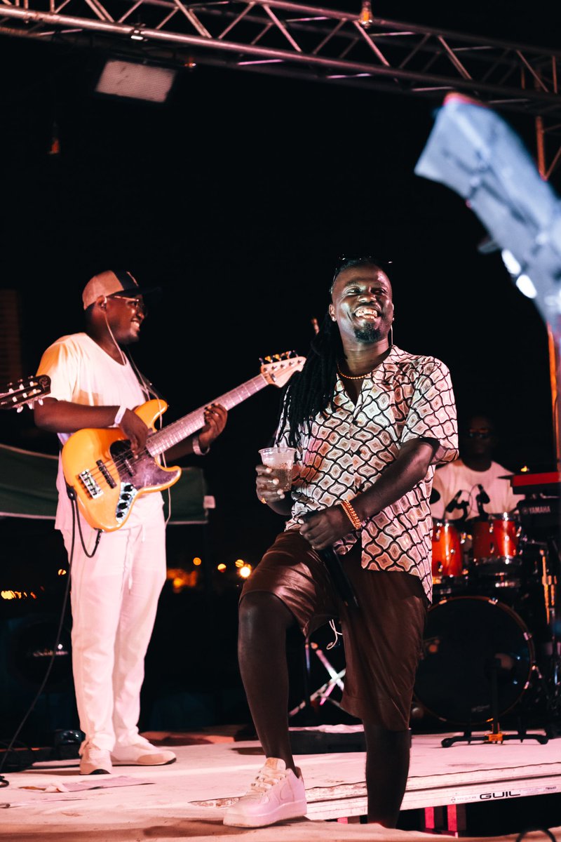 Prodigiosn's tweet image. Ano após ano, o pedido se mantém. Saúde, paz &amp;amp; luz! O resto a gente busca. 2025 não vai ser diferente! Que os nossos sonhos não morram num castelo de lata e que a gente invista o nosso tempo apenas em energias que tragam retorno positivo. Serei tudo menos qualquer coisa que não…