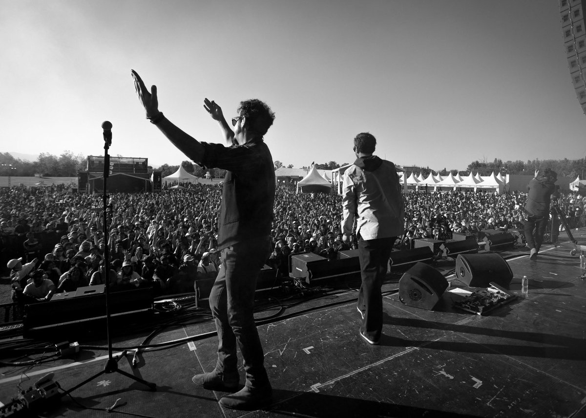 2024 fue un año increíble. Desde el estreno de ‘Vida Cíclica’ y la manera en que lo recibieron, hasta Gira en KAsas que nos llevó por toda la República y nos reconectó con muchos de ustedes.

No hay más que decir que gracias a cada uno de ustedes por su apoyo ¡Feliz año nuevo! 🚀