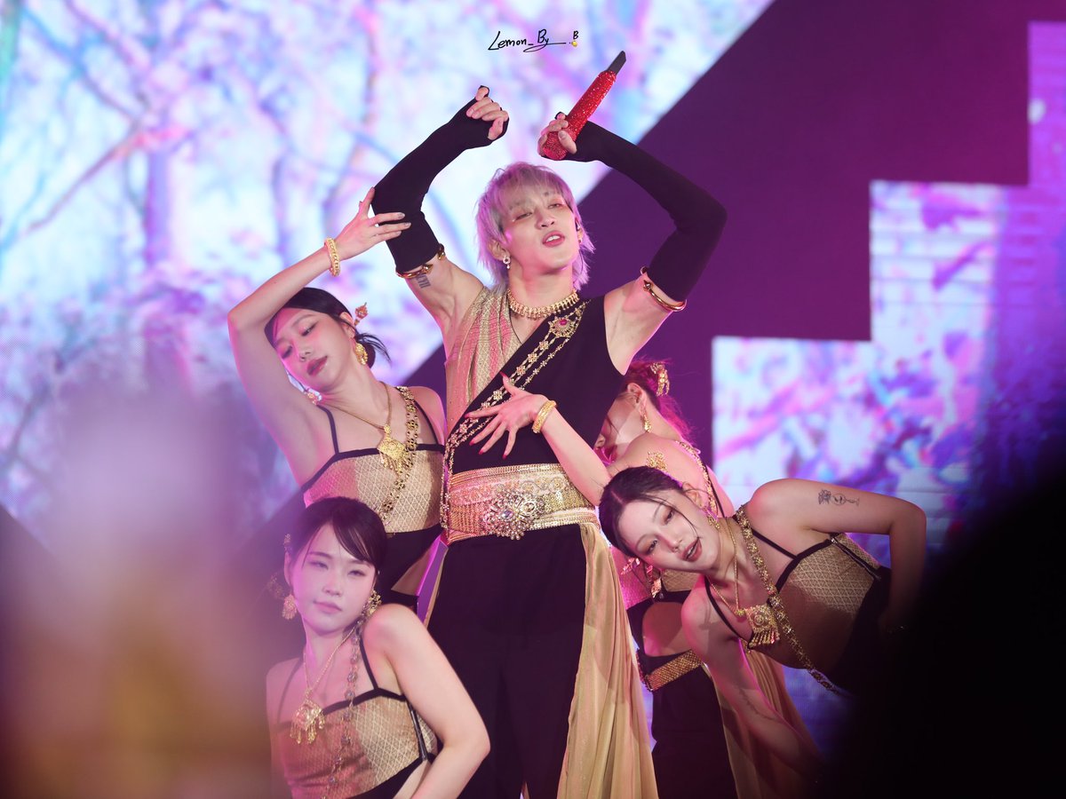 chalanda_lalala's tweet photo. แต่ชมน้องแบมจริงๆจากใจนะ งานนี้จัดเต็ม ทำชุดใหม่ทั้งทีมฟีลล้านนา มิกซ์เพลงใหม่ก็ใส่ดนตรีล้านนา ท่าเต้นที่เป็นลูกเล่นก็จัดท่ารำไทย น้องแบมใส่ใจรายละเอียดมากๆ เก็บหมด เหมือนช่วงคืนกำไรสู่สังคมและแฟนคลับ ไม่ได้หวังเรื่องกำไรขาดทุนอะไรอ่ะ รักนะคะ @BamBam1A
#BamBamAmazingChiangMai2025 https://t.co/nNIihEwytc