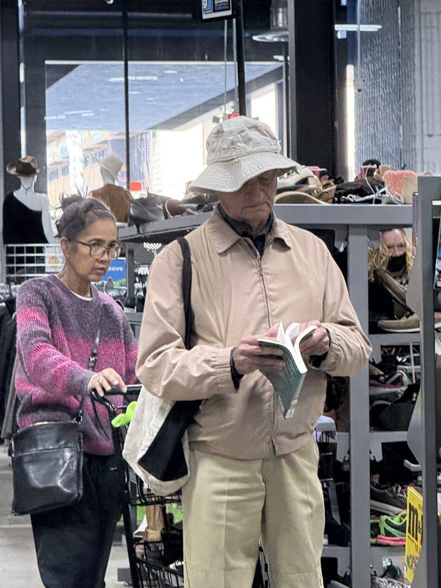 Dutch Dannis tweet media