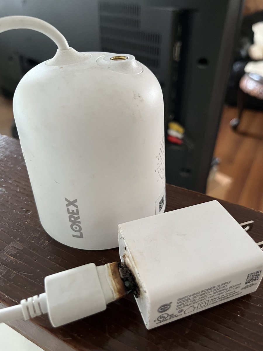 garyyu17's tweet photo. @LOREXTECHNOLOGY 

We’ve had the camera for about three years outside our home and we’ve never had any problems. 

I even put dielectric grease around the USB plug to prevent moisture. 

However today it stopped working and when I went to go reboot it I saw that fit is fried. https://t.co/W07KyqxP0Q