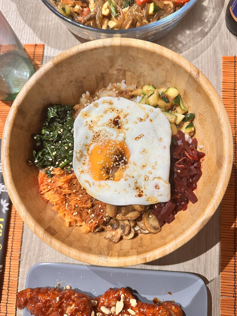 angrepe's tweet image. Nos hemos venido a Corea a cenar 👀