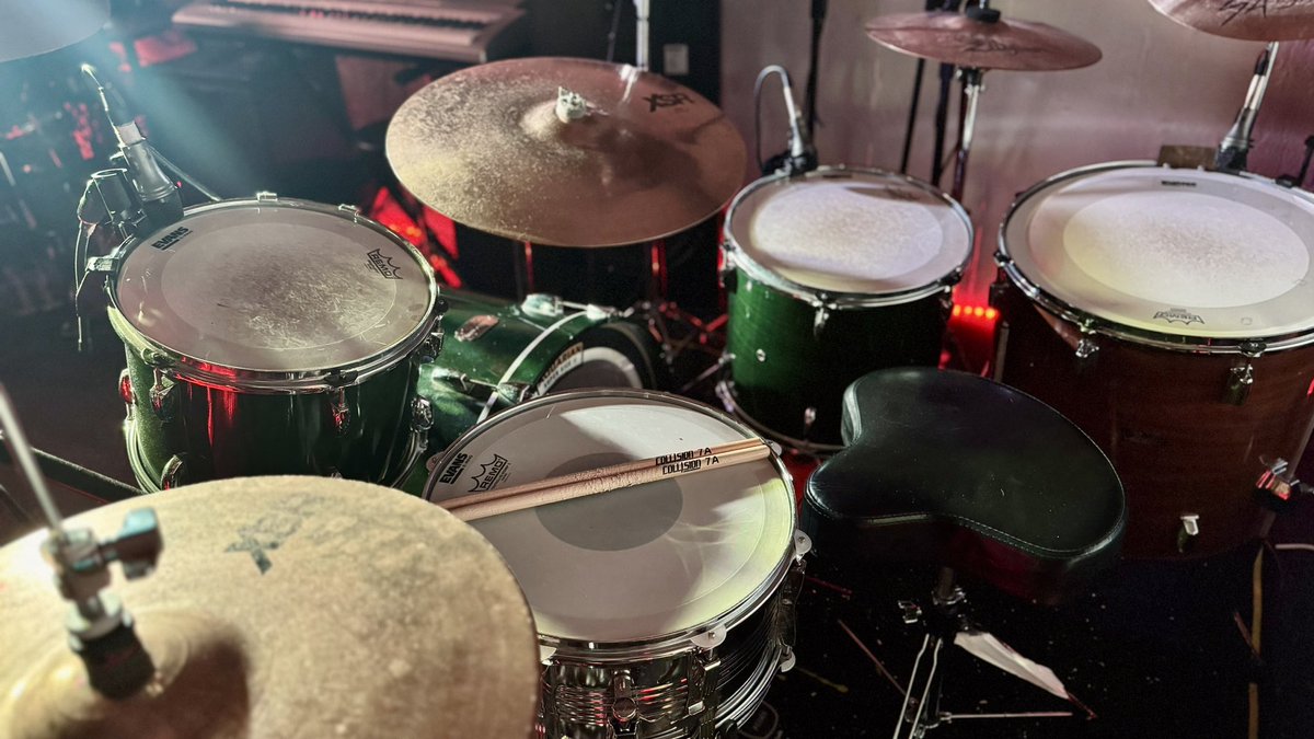 TommyKubiski's tweet image. Happy New Year’s Eve, everybody! I hope you all &amp;amp; your families have a great rest of 2024 &amp;amp; a great start to the New Year. This year had a lot in store for me &amp;amp; I appreciate the family &amp;amp; friends who’ve been there for me through it to make it one of much change, growth, healing,..