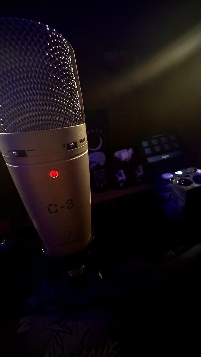 TommyKubiski's tweet image. .. love, &amp;amp; fun. Be safe if you or friends/family are going out; make sure you &amp;amp; your people have a safe ride home. See you all in 2025, May it be good to you all and yours &amp;amp; be a year full of health, love, strength, success, &amp;amp; time with those you care about most 🦾🖤🤘🏻 - TK
#HNY