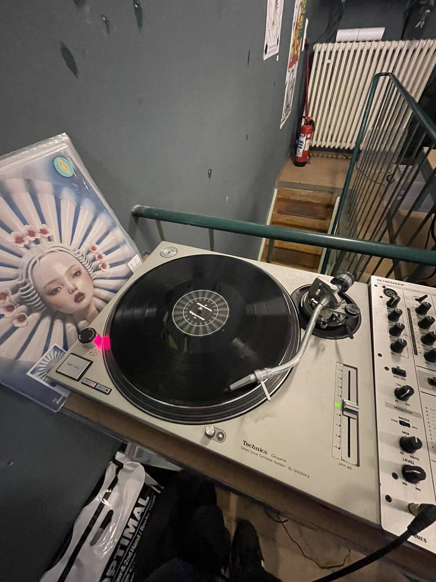 one of the best days finding new music ✨🥲✨ I love music so