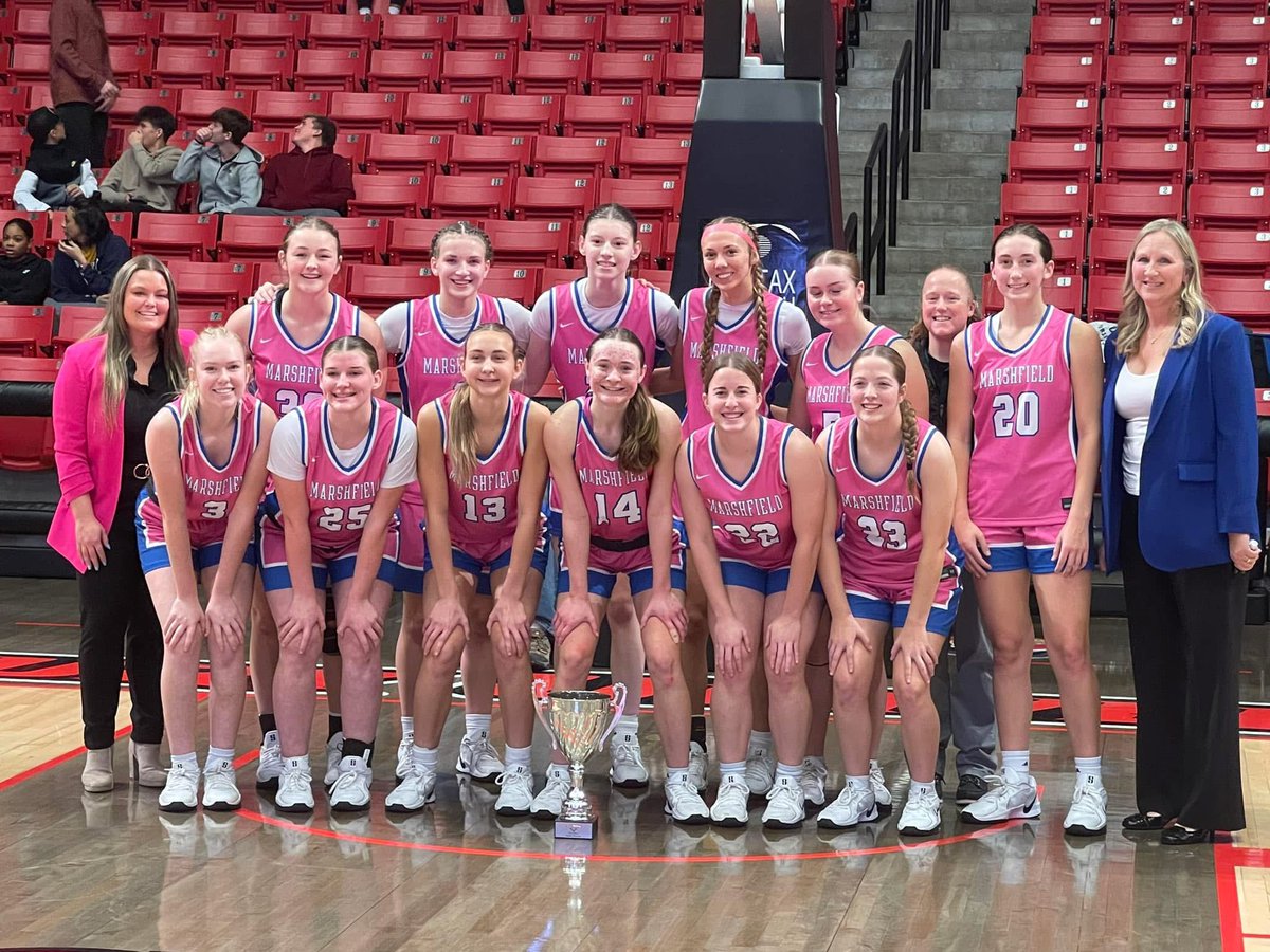 Sporting their “pinks” the Lady Jays are 3rd place winners at the Pink and White with a 52-51 win over West Plains! #bluejaypride <a href="/OzarksOzone/">Ozarks Sports Zone</a> <a href="/OzarkMntConf/">Ozark Mountain Conference</a>