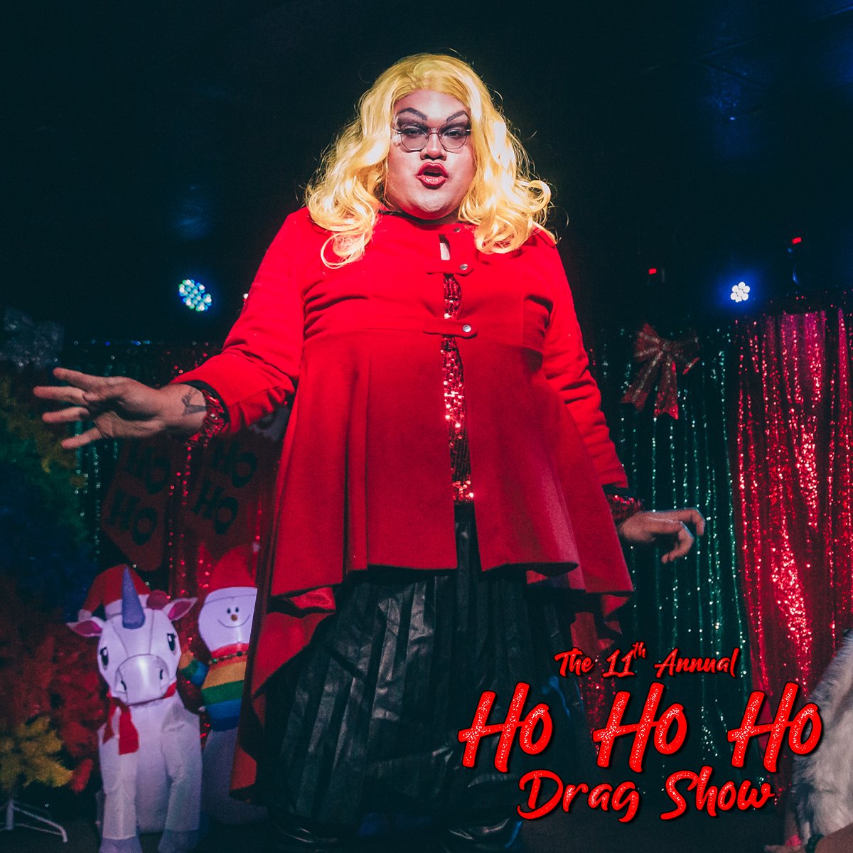 WigginsPro's tweet photo. 👑 SHAELA VIE 👑
🎄 HoHoHo Drag Show 🎁
📍 Black Pirates Pub (Dec 14-24)
📸 @tbayalive 

#tbaydrag #hohohodragshow #christmas #thunderbay #drag #dragshow #dragqueen #dragking #tbshows #tbay https://t.co/8UjXCfCeEq