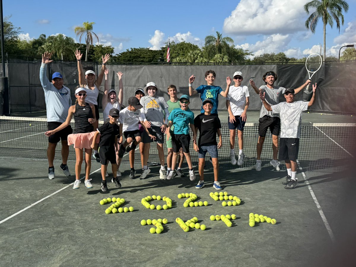 HAPPY NEW YEAR!!! 🎊🎾🎉