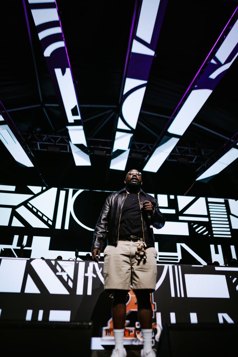 24WrapUp's tweet photo. 3, 2, 1 Biri Marung 🎆🎇 @DjMaphorisa always takes it to the top !!! #CHO24WrapUp https://t.co/LAZaU7Bc9O