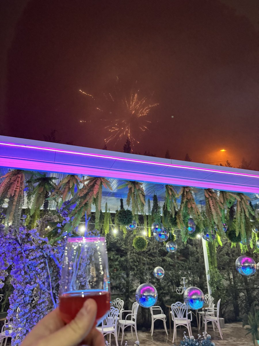 CezarAndrei25's tweet photo. La mulți ani! https://t.co/7hPOSLMnqx