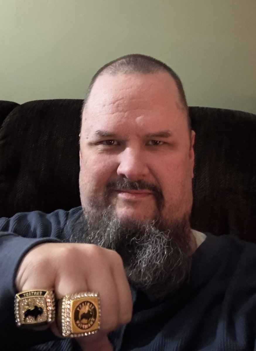 JGottiKS79's tweet image. Just your friendly neighborhood back to back FF Winner! 

Did I mention I am competitive?

#NFL #YahooFantasyFootball