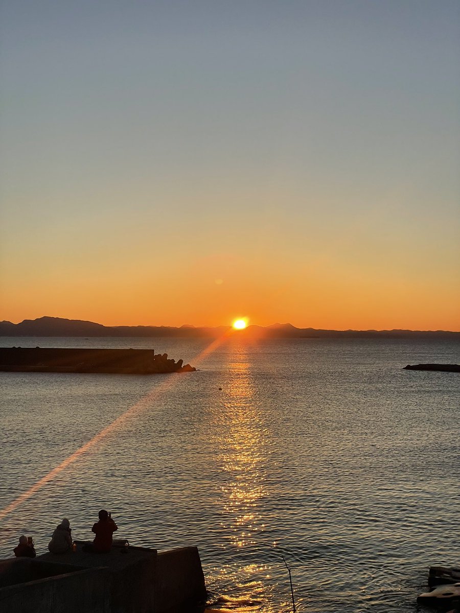 itomari_81's tweet photo. 𝐻𝑎𝑝𝑦 𝑁𝑒𝑤 𝑌𝑒𝑎𝑟🌅
今年もよろしくお願いします🧡 https://t.co/WYdWfORmdo