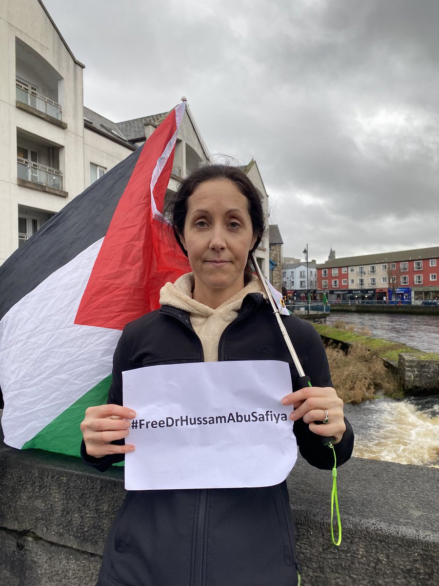 qweeva's tweet image. My name is Caoimhe McDermott. I’m a pharmacist and Irish Health Care Worker. I am calling for the immediate release of Dr Abu Safiya who was abducted while caring for his patients in a hospital besieged for months by the IOF. His life is in grave danger. #FreeDrHussamAbuSafiya