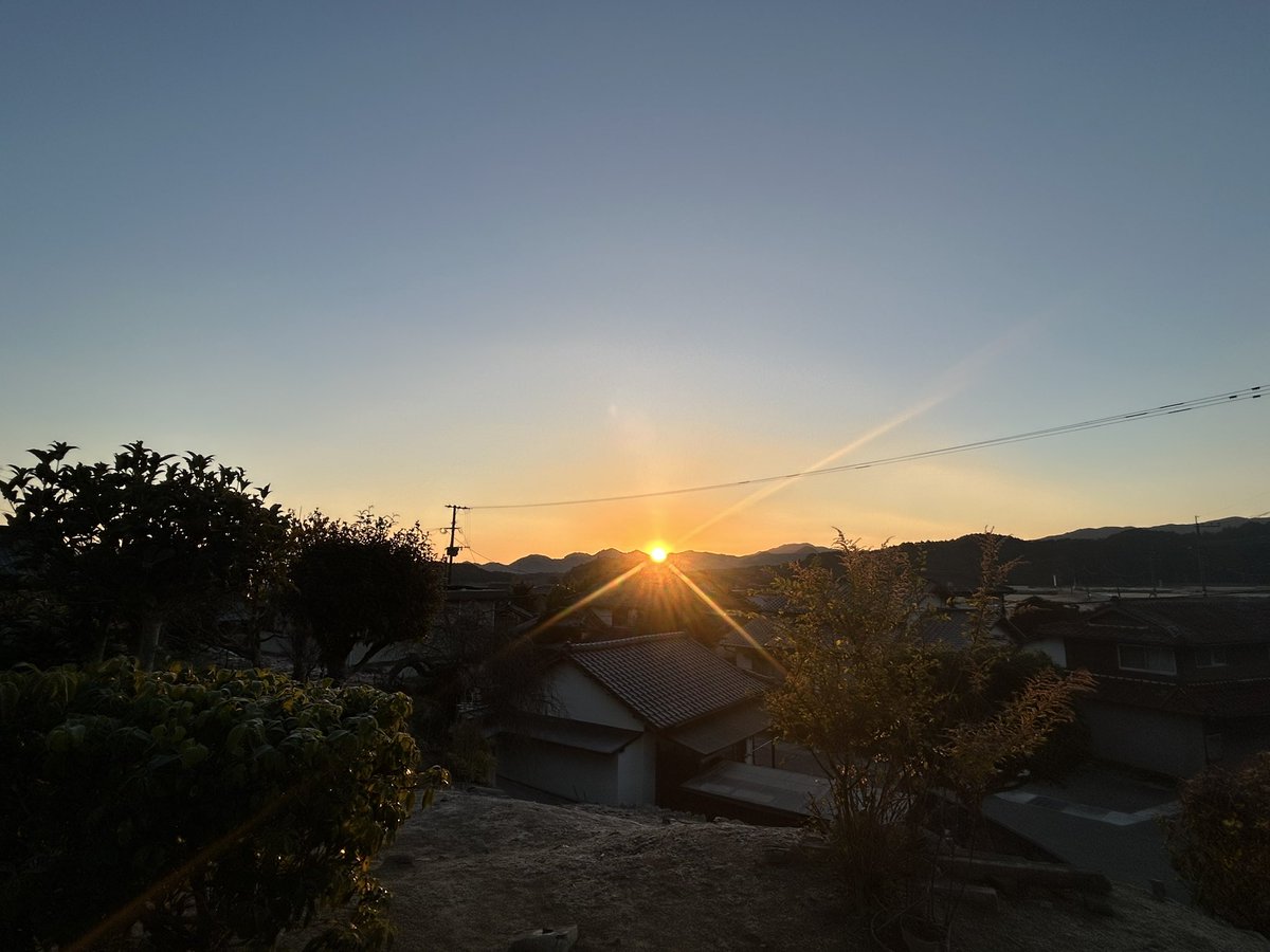 hayaetsu's tweet photo. あけましておめでとうございま〜す。 https://t.co/OL0qzswPgr
