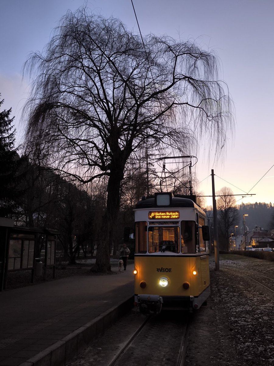 Dank moderner Technik kann auch der ET57 in Bad Schandau alles anzeigen. 

Guten Rutsch!