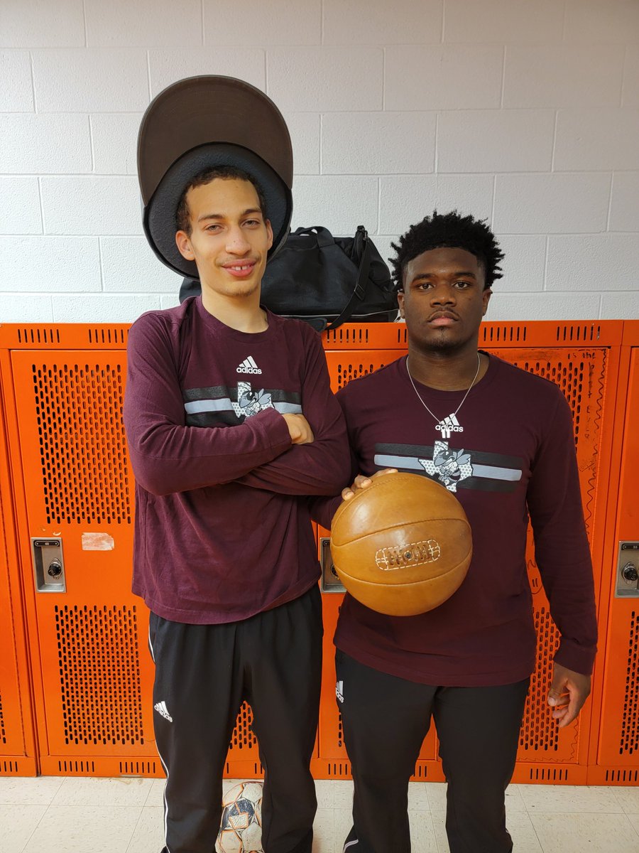 CoachCLThompson's tweet image. Seniors Isaiah Hogg and Jase Warren were awarded the Big Hat and Cager awards after todays 91-73 district win over Kemp.

2-0 in district with one last non district match up vs Life Waxahachie on Friday.