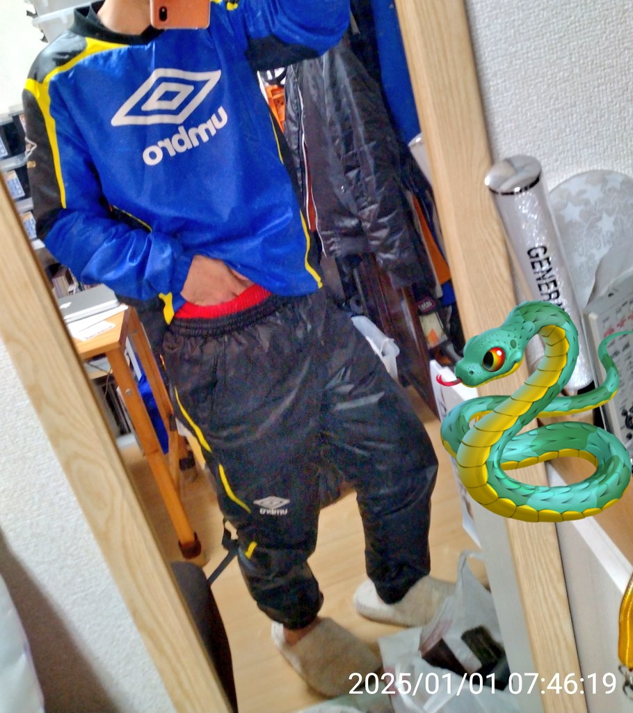 umbro_puma_wpju's tweet photo. 2025年あけましておめでとうございます🐍
今年もよろしくお願いいたします

1月1日、休みなく仕事に行ってきます。 https://t.co/PMC6GFiSQI