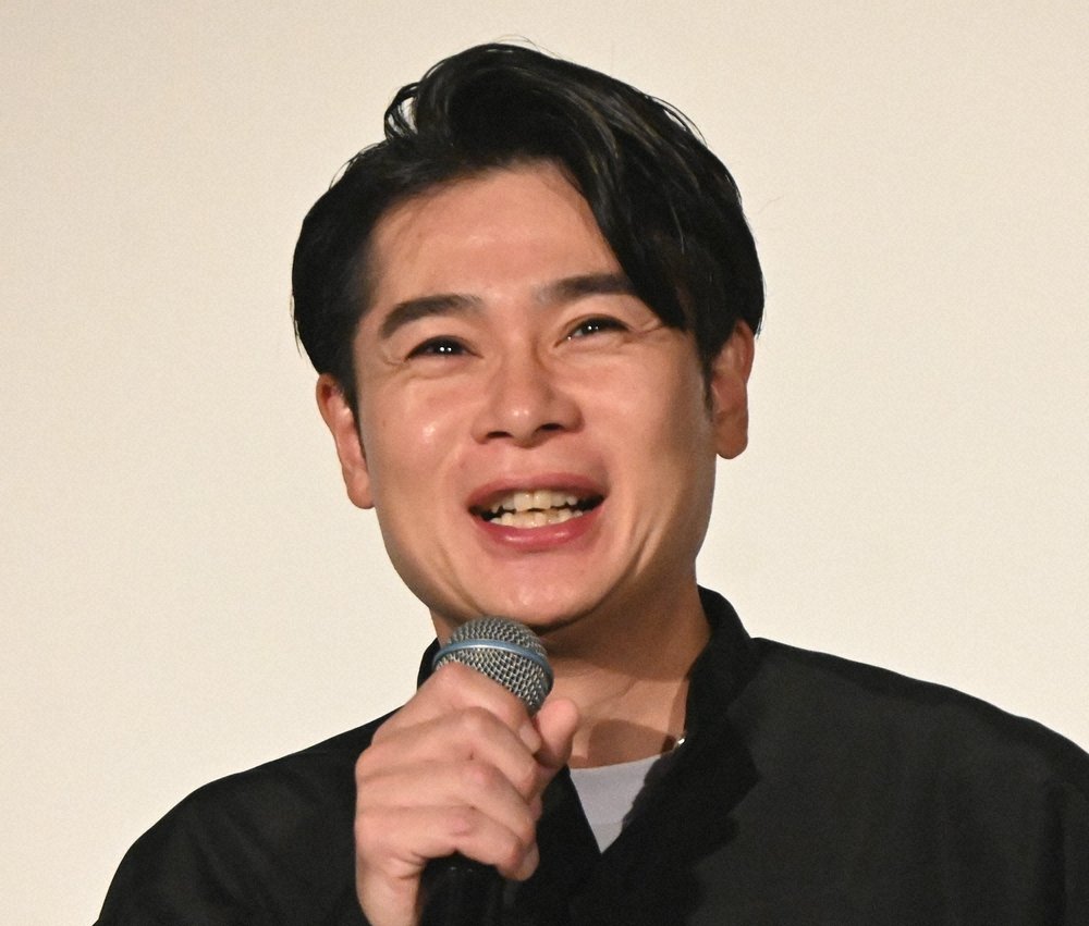 livedoornews's tweet photo. 【祝】平成ノブシコブシ・吉村崇が結婚発表、お相手は「30代女性事務職の方」
https://t.co/avaY5xHtkX

自身のXで結婚を発表。「出会ってから付き合ったり別れたりを繰り返し、いろいろバレたにもかかわらず、なせが本日を迎えております。共に不思議がってます」とつづった。 https://t.co/xQo7KeoiKM