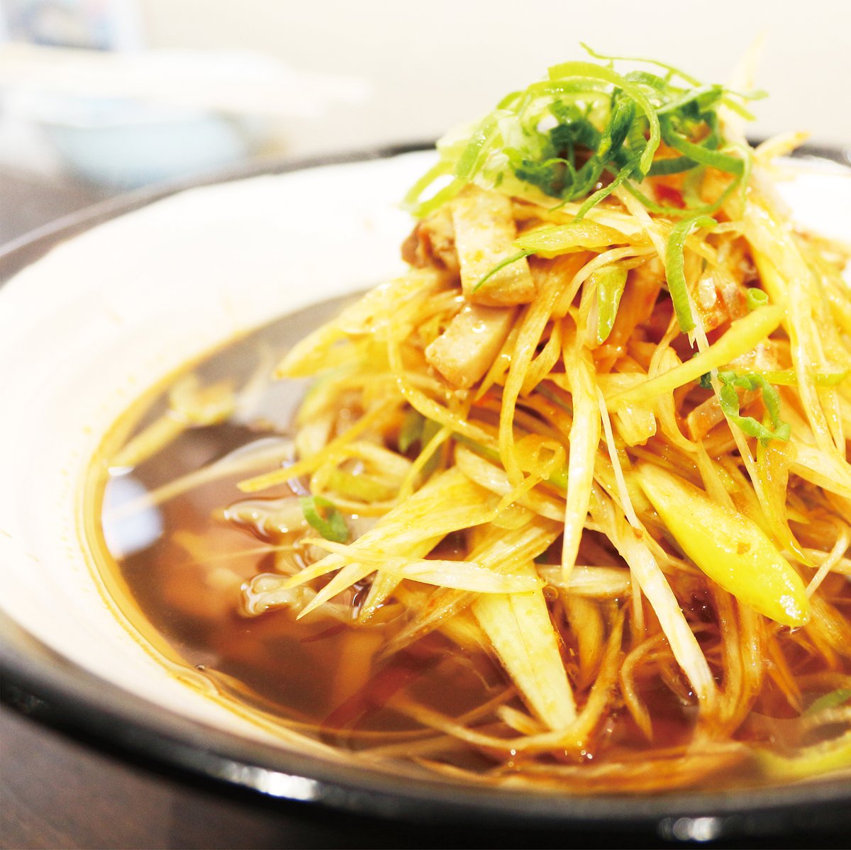 guruttomazar's tweet photo. 明けましておめでとうございます！🎍🌅
今回の特集は「ここが絶品！醤油ラーメン」
地元の人に愛される味だからこそ、自信を持っておすすめできる一杯です。
心も身体も温まる、極上の醤油ラーメンを味わってみませんか？
https://t.co/gqd8lF2xS5

#ぐるっとまざーる #GURUTTOmazar #ラーメン https://t.co/V9xjoqmxrD