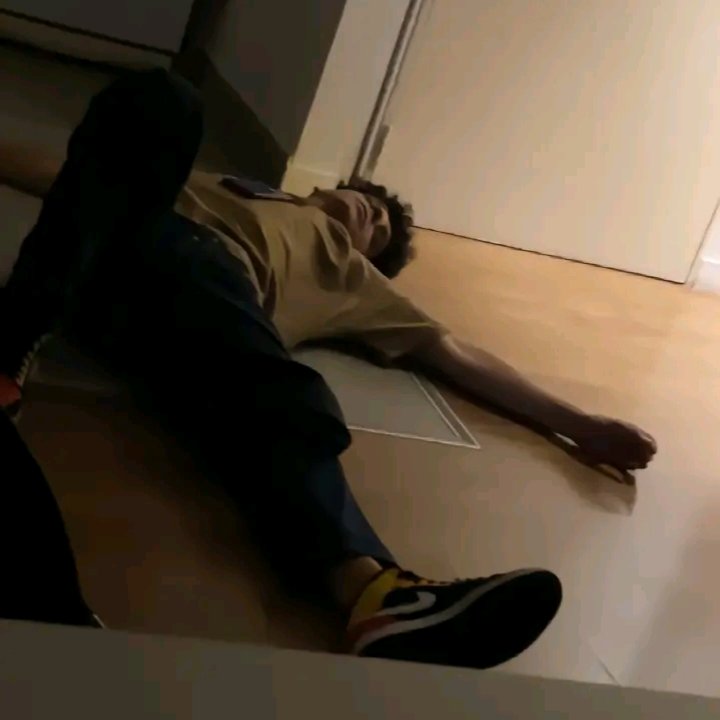 Feliz año a  la  persona que me hizo tan feliz   a la que siempre me saco una sonrisa, que siempre esta  t amo mugriento gracias x estar otro año mas  t amo 🥂💖 <a href="/nicovaldi_/">el michi</a>