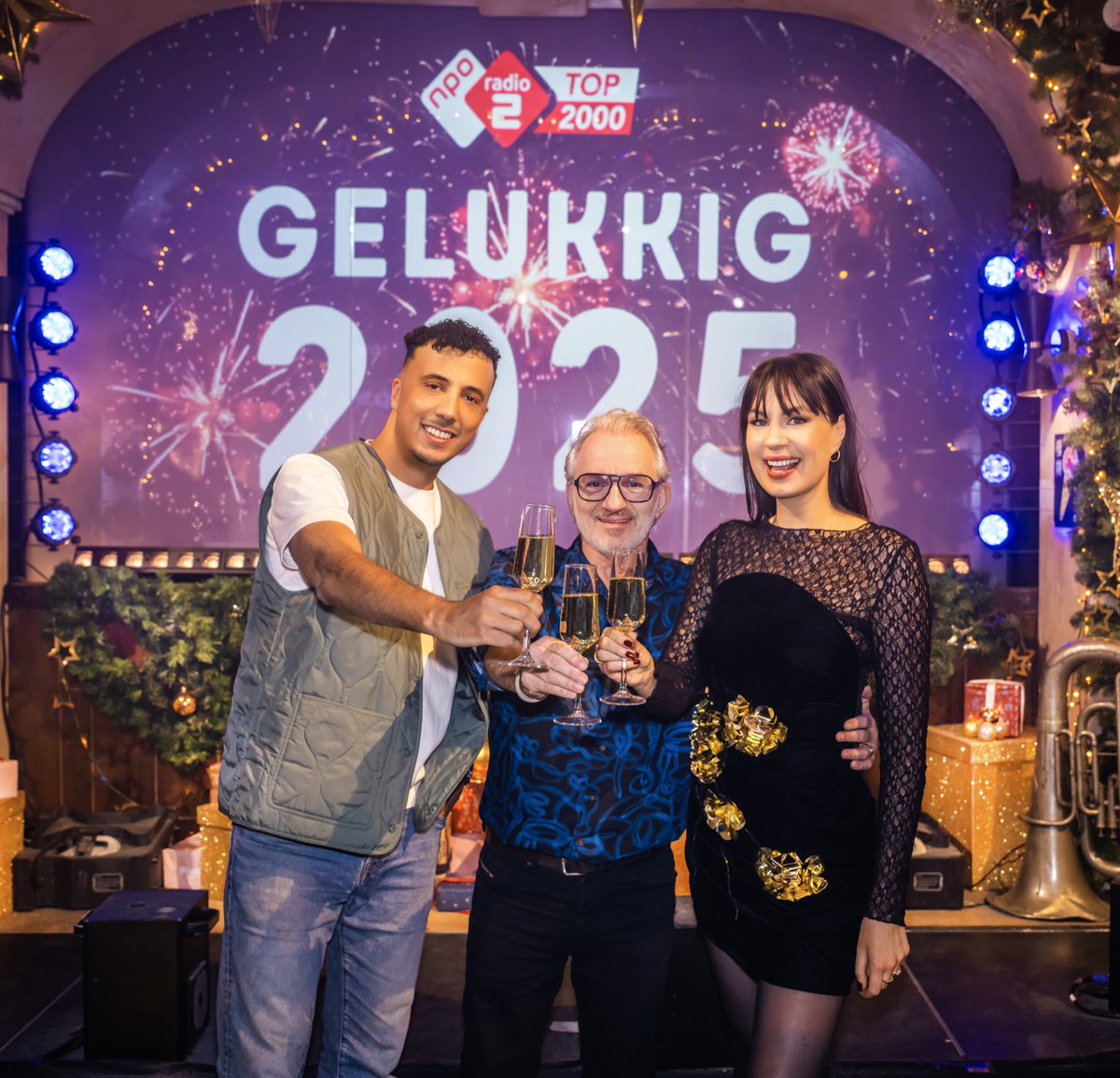 Emmely de Wilt (@emmelydewilt) on Twitter photo Gelukkig nieuwjaar van ons bij <a href="/NPORadio2/">NPO Radio 2</a> aan jou! ♥️ En dank voor je luisterend oor deze #Top2000 Gelukkig nieuwjaar van ons bij <a href="/NPORadio2/">NPO Radio 2</a> aan jou! ♥️ En dank voor je luisterend oor deze #Top2000