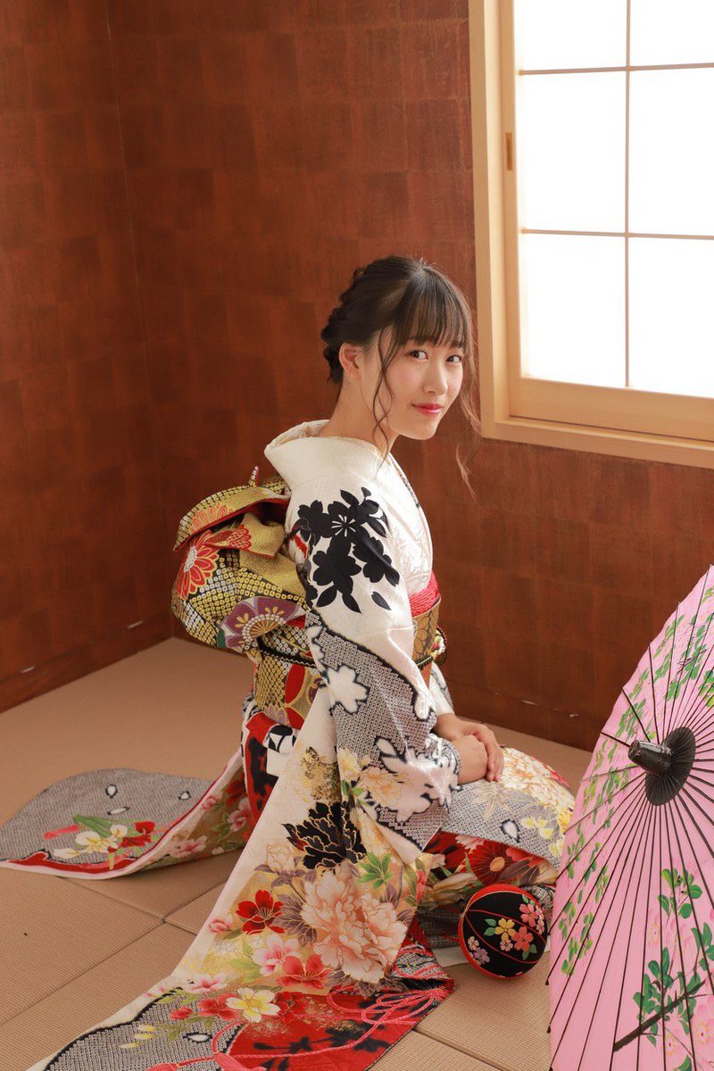 「25」という数字が好きなので、今年たくさん「25」を書けると思うと嬉しい気持ちでいっぱいです！！！！！

2025年もよろしくお願いいたします！！！！！！！