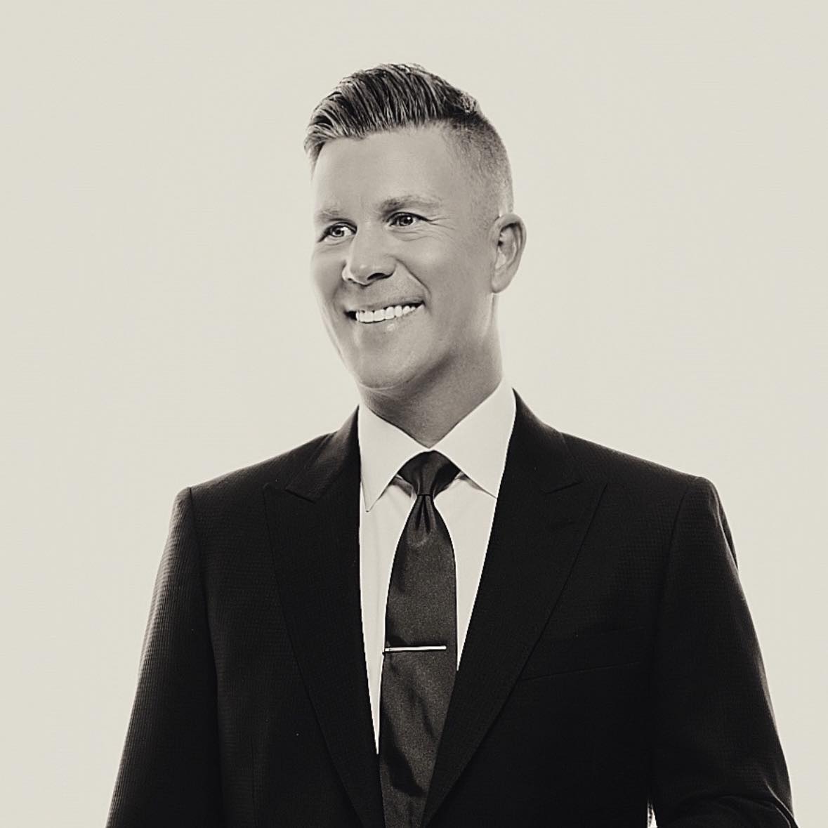 Joseph Habedank Announces Winter Tour 2025 with Lindsay Habedank
jubileecast.com/articles/32152…
<a href="/JosephHabedank/">Joseph Habedank</a>