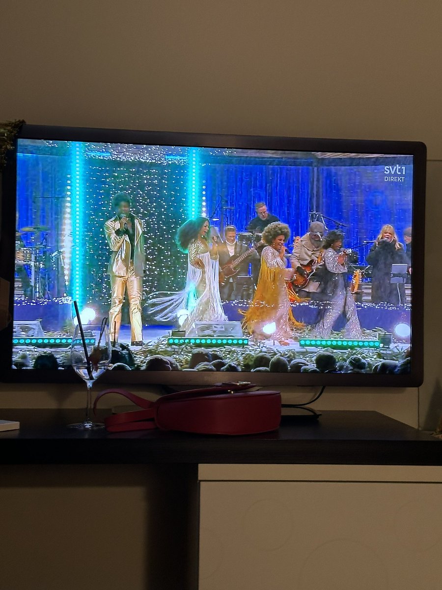 Ursäkta men slog klockan precis om till 1976?