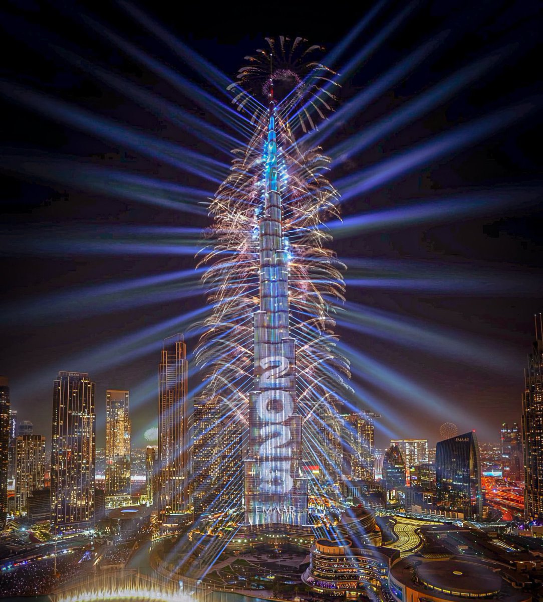 AshCrypto's tweet image. Happy new year to everyone. 

Bitcoin will hit $150,000

ETH will break $10,000

Mega ALTSEASON is coming

We will retire our entire bloodline 
by the end of 2025, we don’t get 
shaken out by the whales.