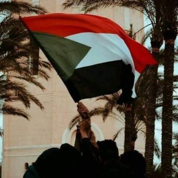 HkZuk's tweet photo. نجدد عهدنا مع قواتنا المسلحة التي تُدافع عن أرضها وشعبها المظلوم … نسأل الله لهم النصر والثبات والسداد … في وجه المليشيا الغاشمة التي طغت وتجبرت وسفكت واستبحت أرضنا وعرضنا … ضد كل عدوان خارجي جبان يسعى في تفتيت أرض جددونا وتقسيمها.

متفائلون بانه عام النصر ✊🏾🇸🇩…
باذن الله الواحد الأحد …