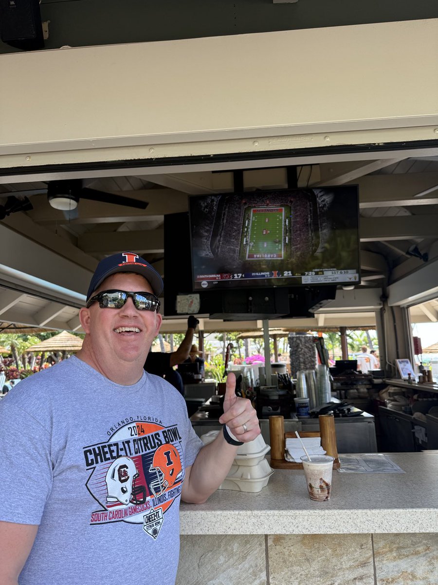 Harold Adams (@curealestatelaw) on Twitter photo Representing the beloved Illini from the pool bar in Maui <a href="/IlliniFootball/">Illinois Football</a> … trying to hang on for the W! 😂👍 Representing the beloved Illini from the pool bar in Maui <a href="/IlliniFootball/">Illinois Football</a> … trying to hang on for the W! 😂👍