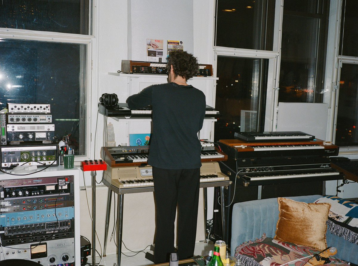 1989healy's tweet photo. MATTY POSTING ON TUMBLR WE HAVE NEVER BEEN MORE BACK https://t.co/aPm9G7I8tZ