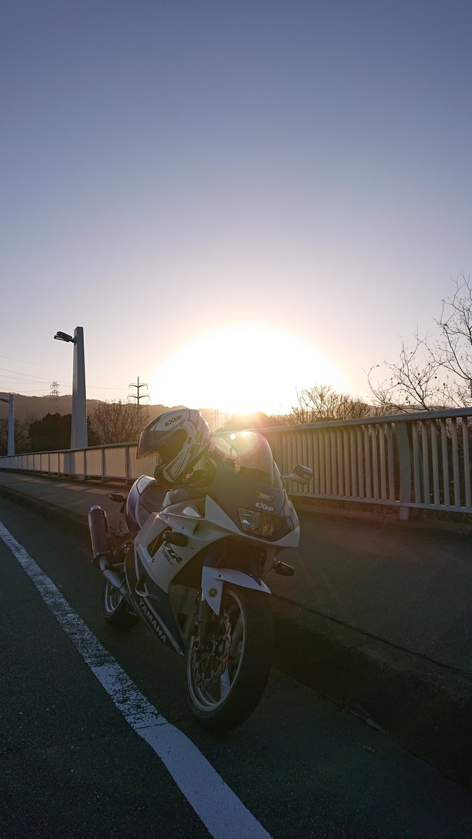 kazu1200_SR's tweet photo. 今年も宜しくお願い申し上げます。

初日の出。 https://t.co/h3ab5k25sP