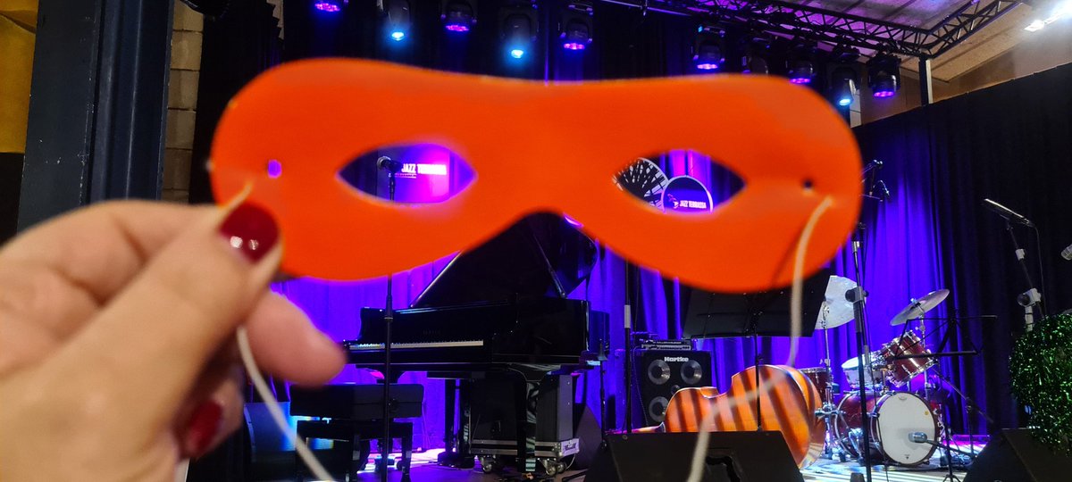 amartells's tweet image. Bon any 2025!